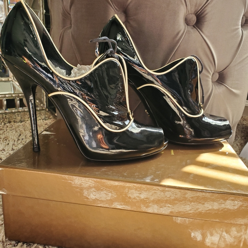 Gucci Booties - image 1